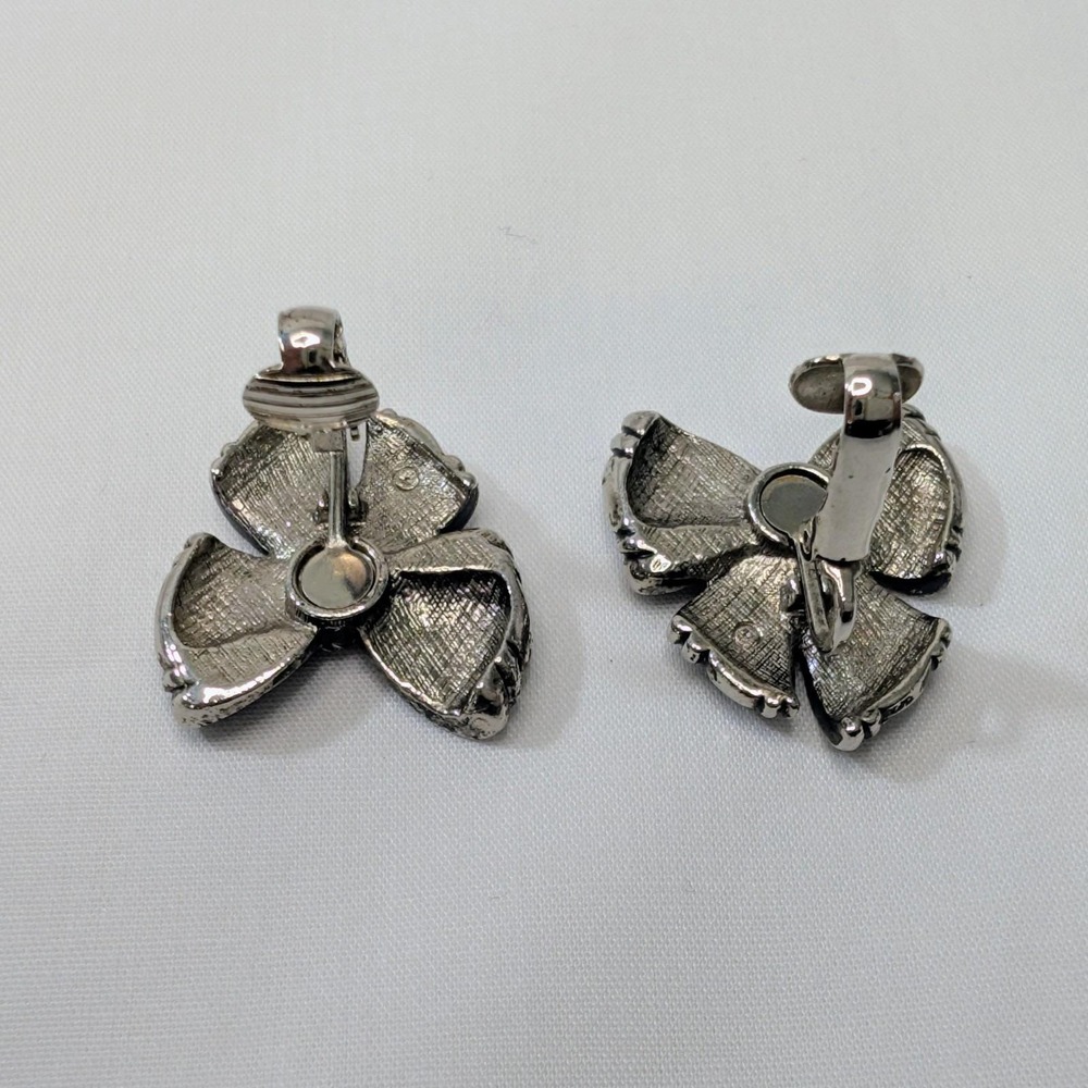 Vintage 1990 AVON Clip On Filigree Antique Silver Bow Earrings 1" - Picture 7 of 9